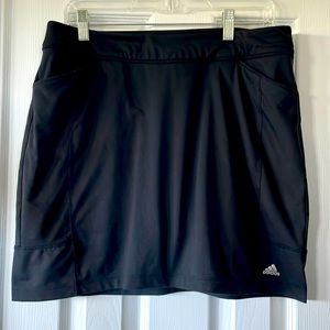 Adidas black golf skirt/ skort  size Medium